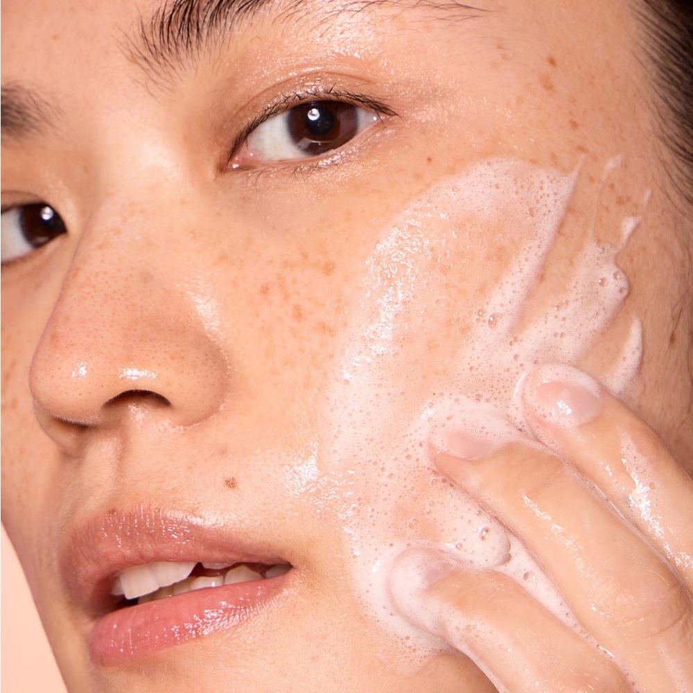 Peach & Lily Hydrobubble Deep Foam Cleanser -3.38 Fl. Oz. - Picture 4 of 7